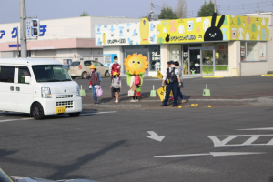 「のぎのん・サンちゃん」活動日記（2022.4.1交通安全啓発活動(1)）